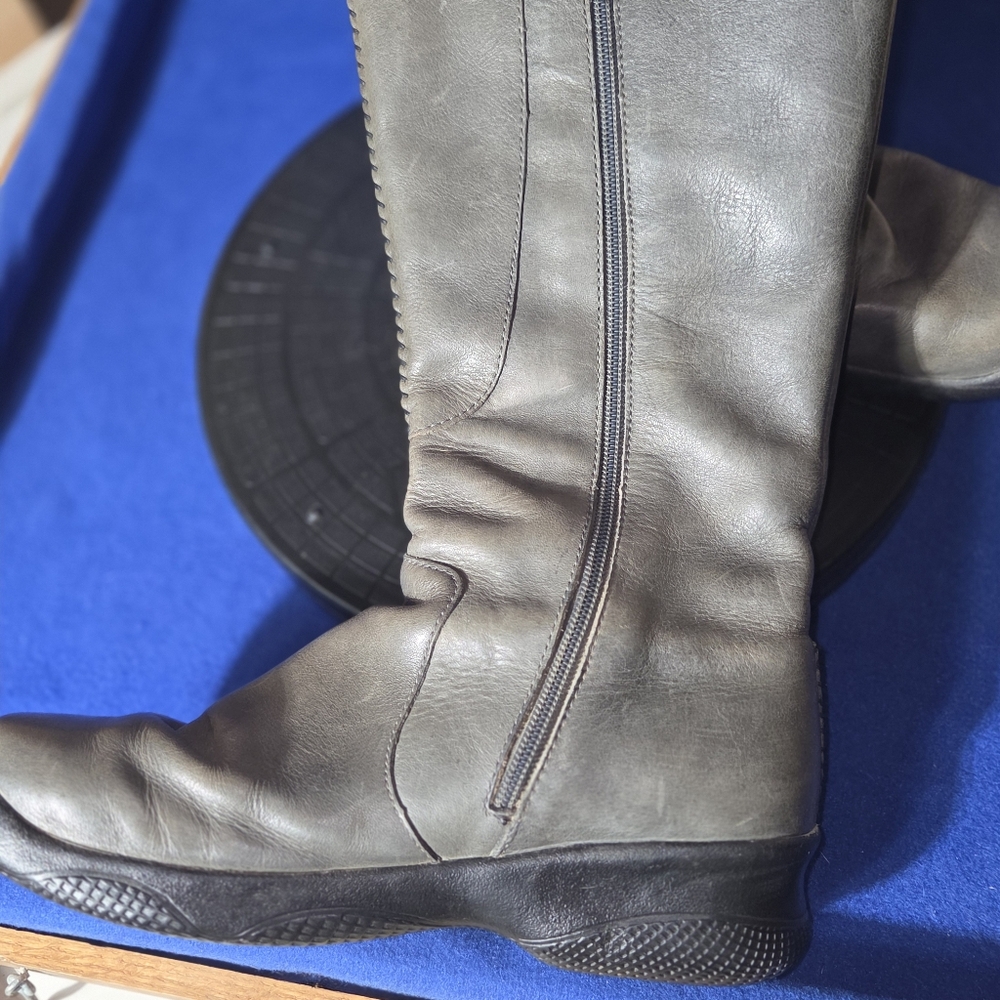 Women's Keen Bern Baby Green-Gray Leather Knee High Boots, Sz. 9-US, 39.5-EU - Picture 6 of 10